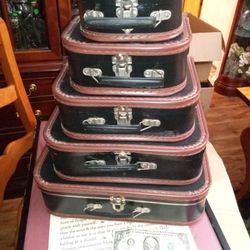 Vintage Nesting Suitcases 