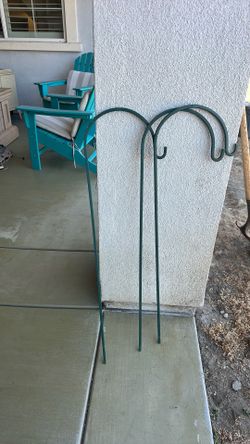 Set of 6 Metal Shepherd’s Hooks / Garden Hanging Hooks – 40”