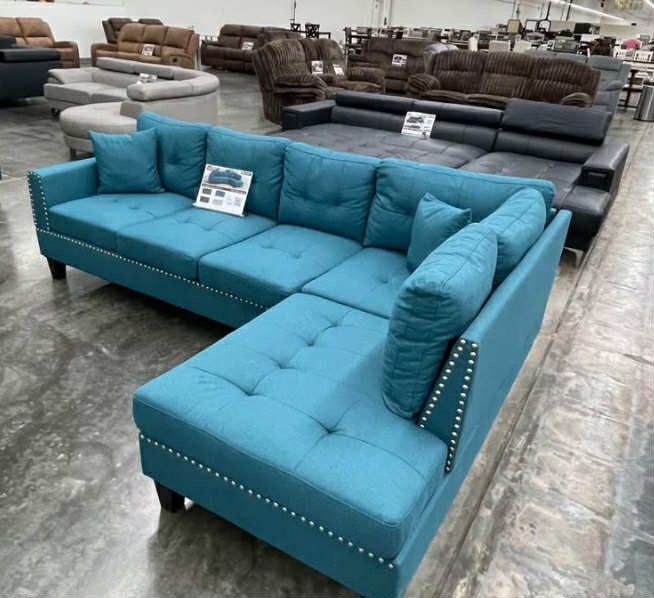 New Sectional Couch / Free Delivery