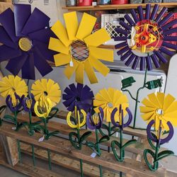 **BIRTHDAY DAY GIFT** Metal Yard Art Flowers