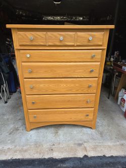 Dresser 5-Drawer Maple Wood