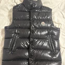 MONCLER TIBB VEST SIZE 1