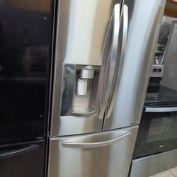 33w Refrigerator French Door Stainless Steel Everything Works Good 👍