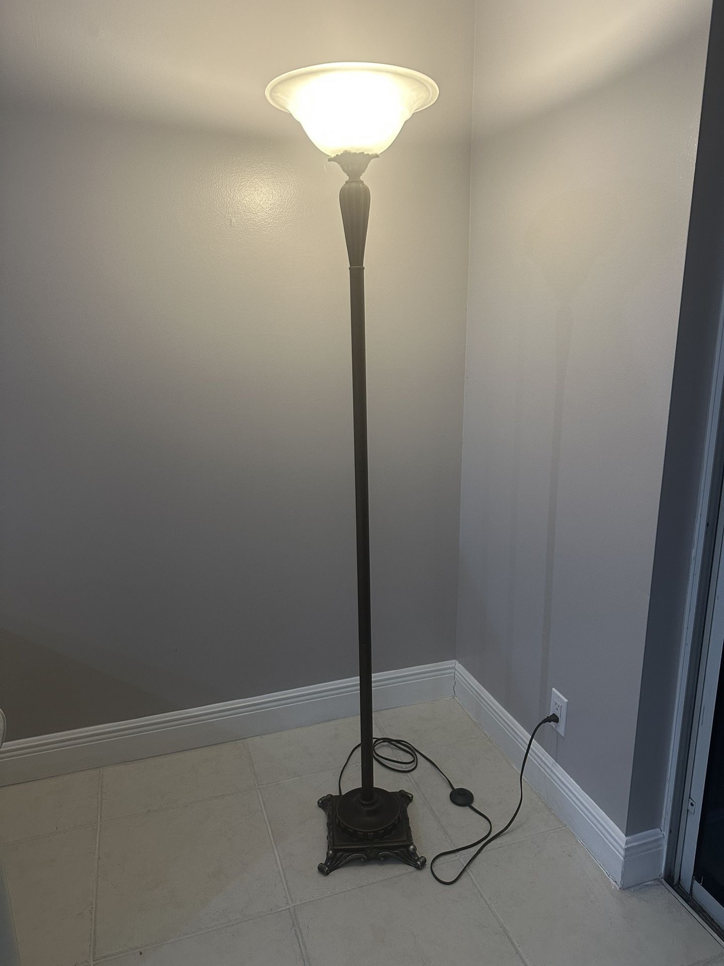 Floor Lamp 