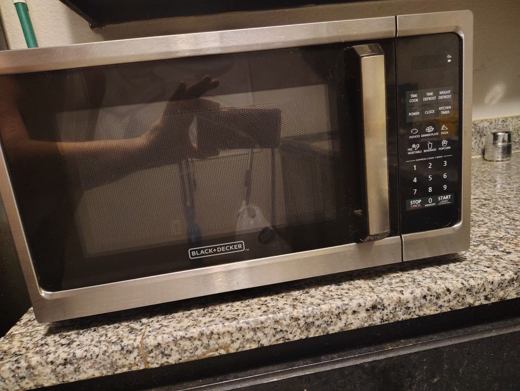 Brand new Black And Decker Microwave