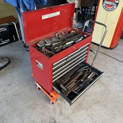 Craftsman top box full of tools does not come with cart only top box $425 for box and tools