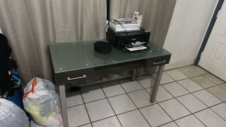 Computer desk