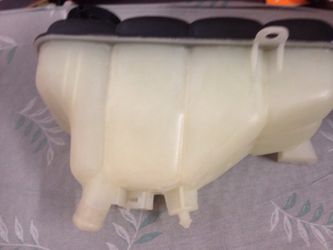 Coolant expansion tank
