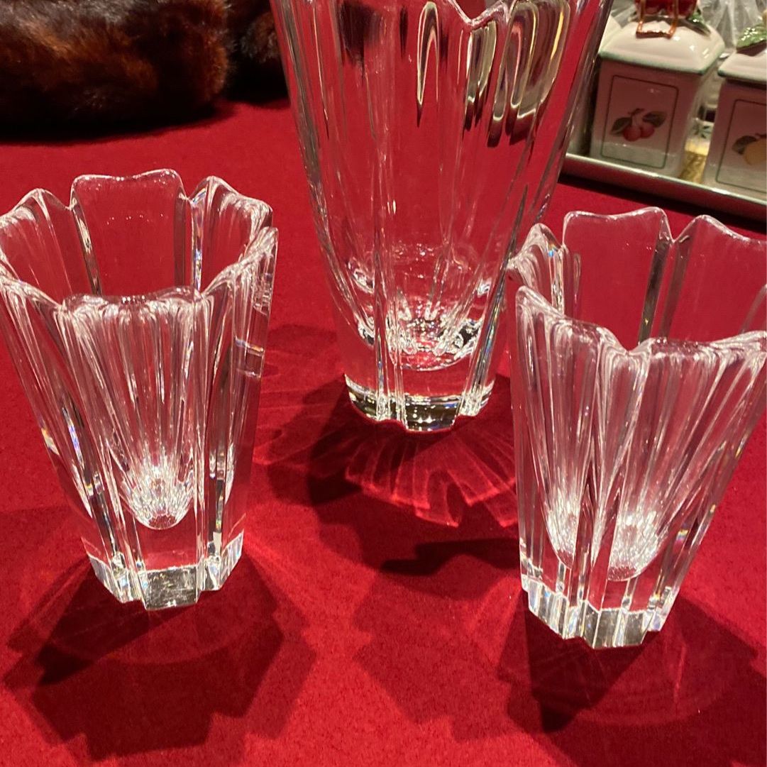 3 Orefforc crystal vases