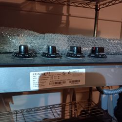 🆕 BRAND NEW Frigidaire 30" Electric Cooktop - Never Used (Open Box) FFEC3025UBC