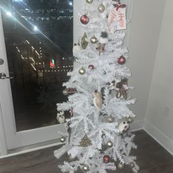 New White Christmas Tree 6 ft (decor not included)