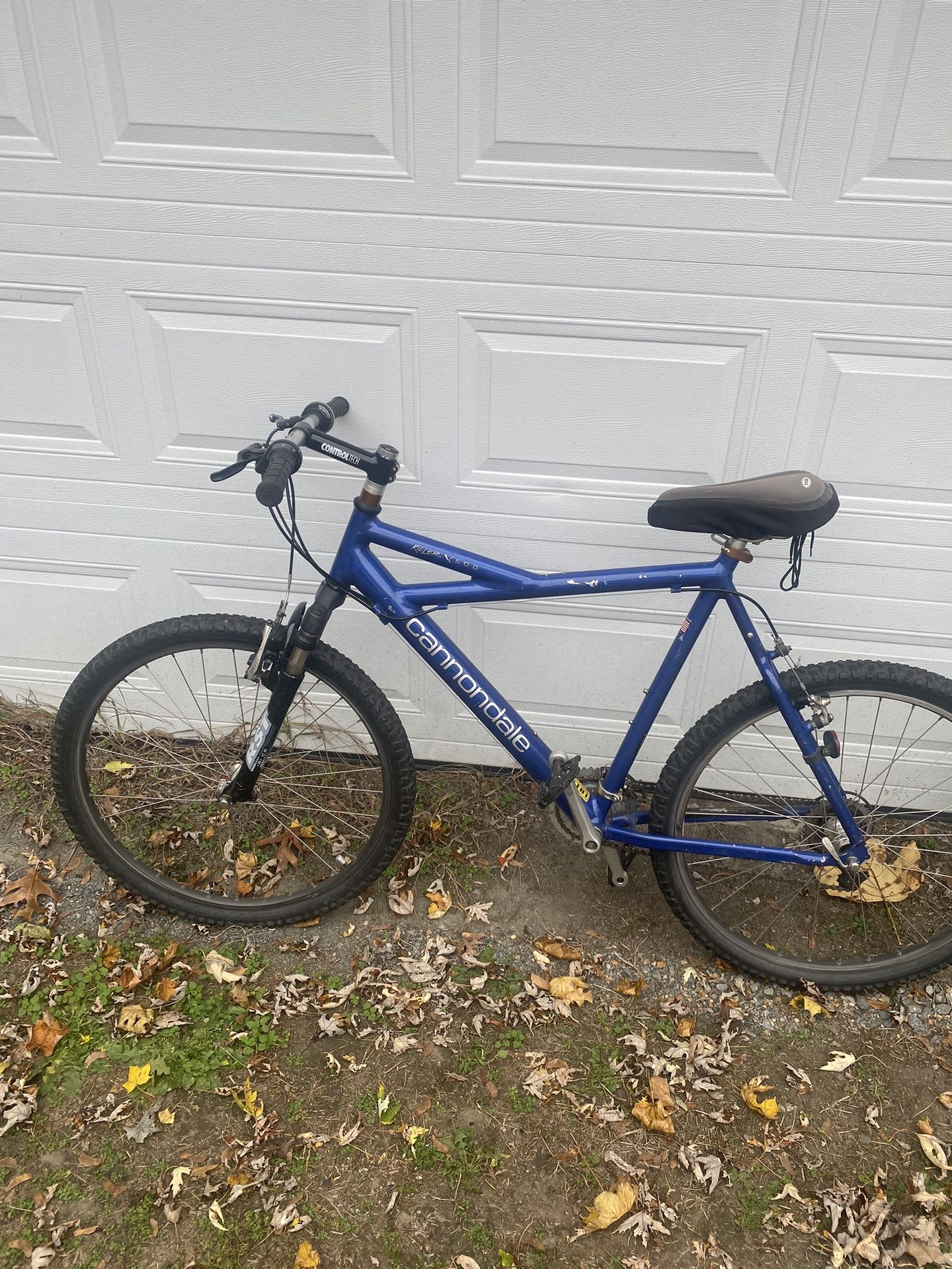 Vintage Cannondale Killer V 500 Blue