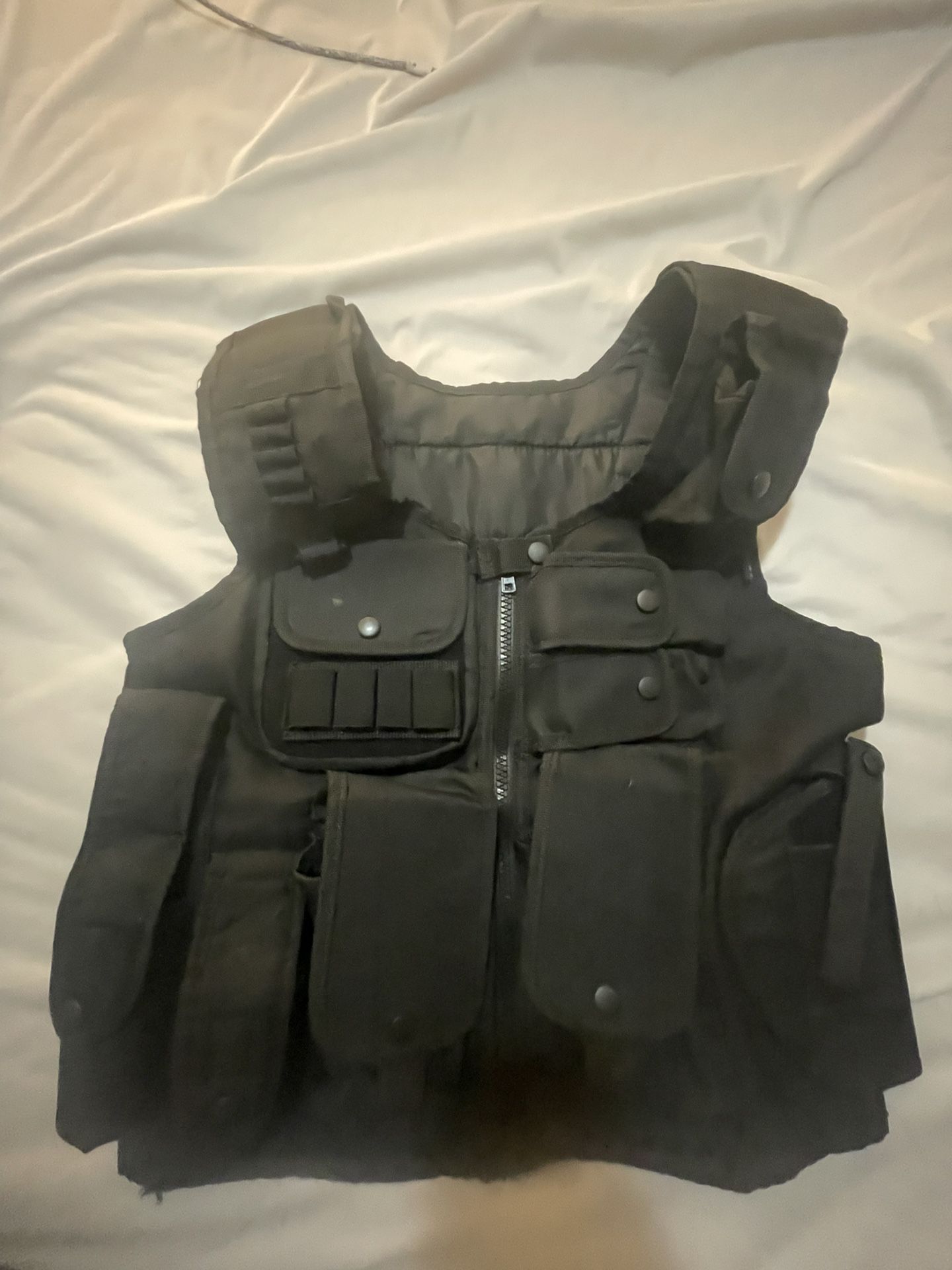 LE Tactical vest