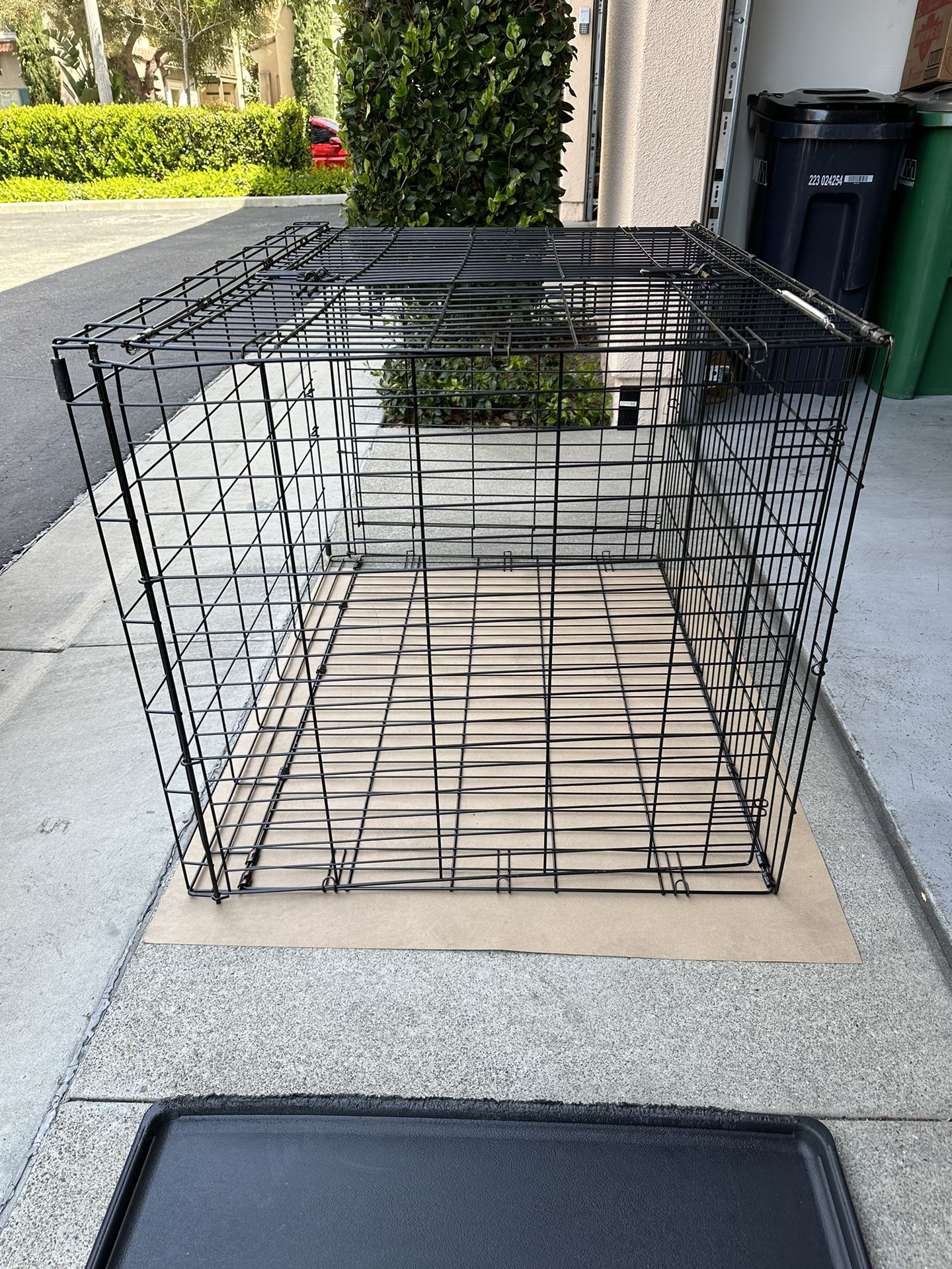 Dog Crate For Mid-Sized Dog w/ Pan