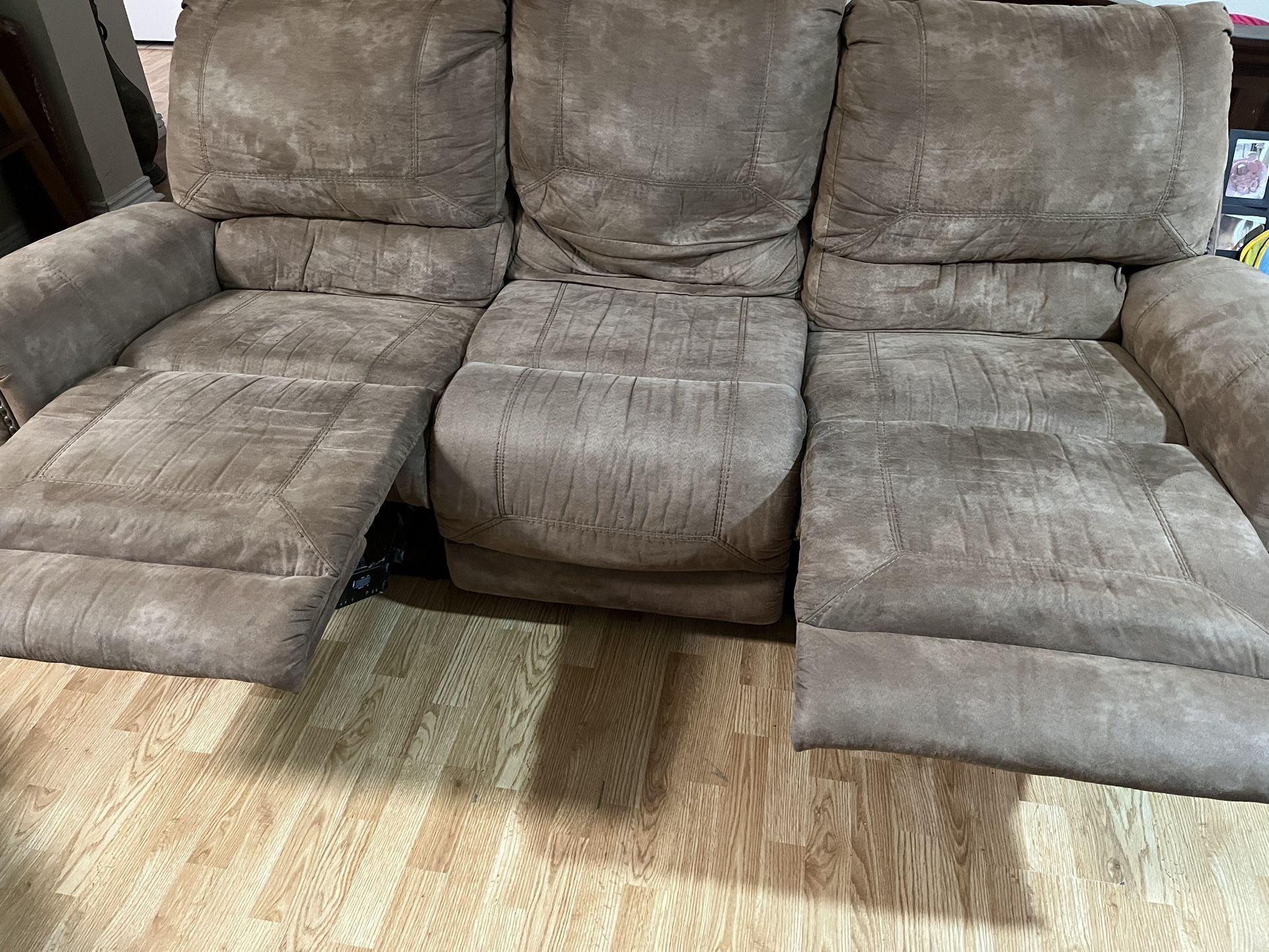Recliner Sofas 