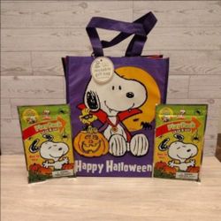 Hallmark Halloween reusable Peanuts Snoopy trick or treat bag with 2 travel play packs 🎃