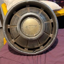 Chevy Hubcaps Vintage (4)