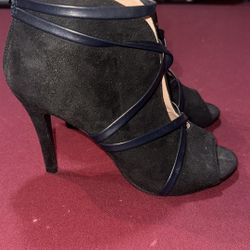 Trendy Black Heels 