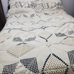 WHITE HANDMADE BED SPREAD