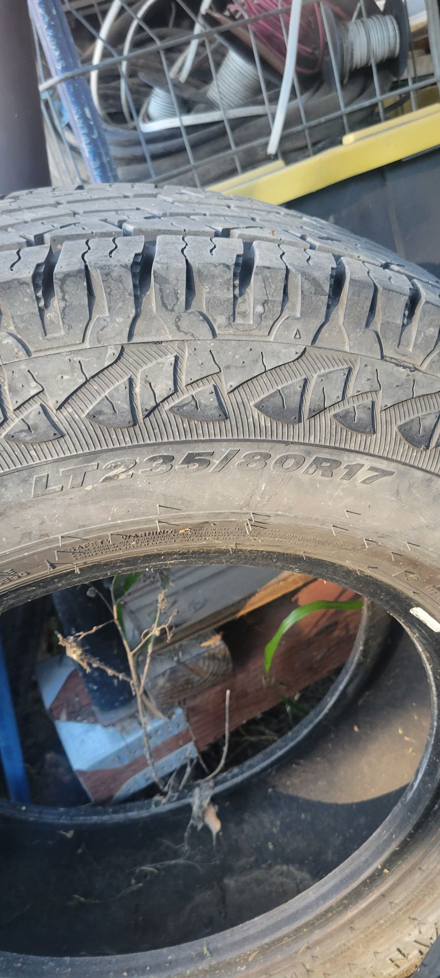 225-75-17 tire load range e