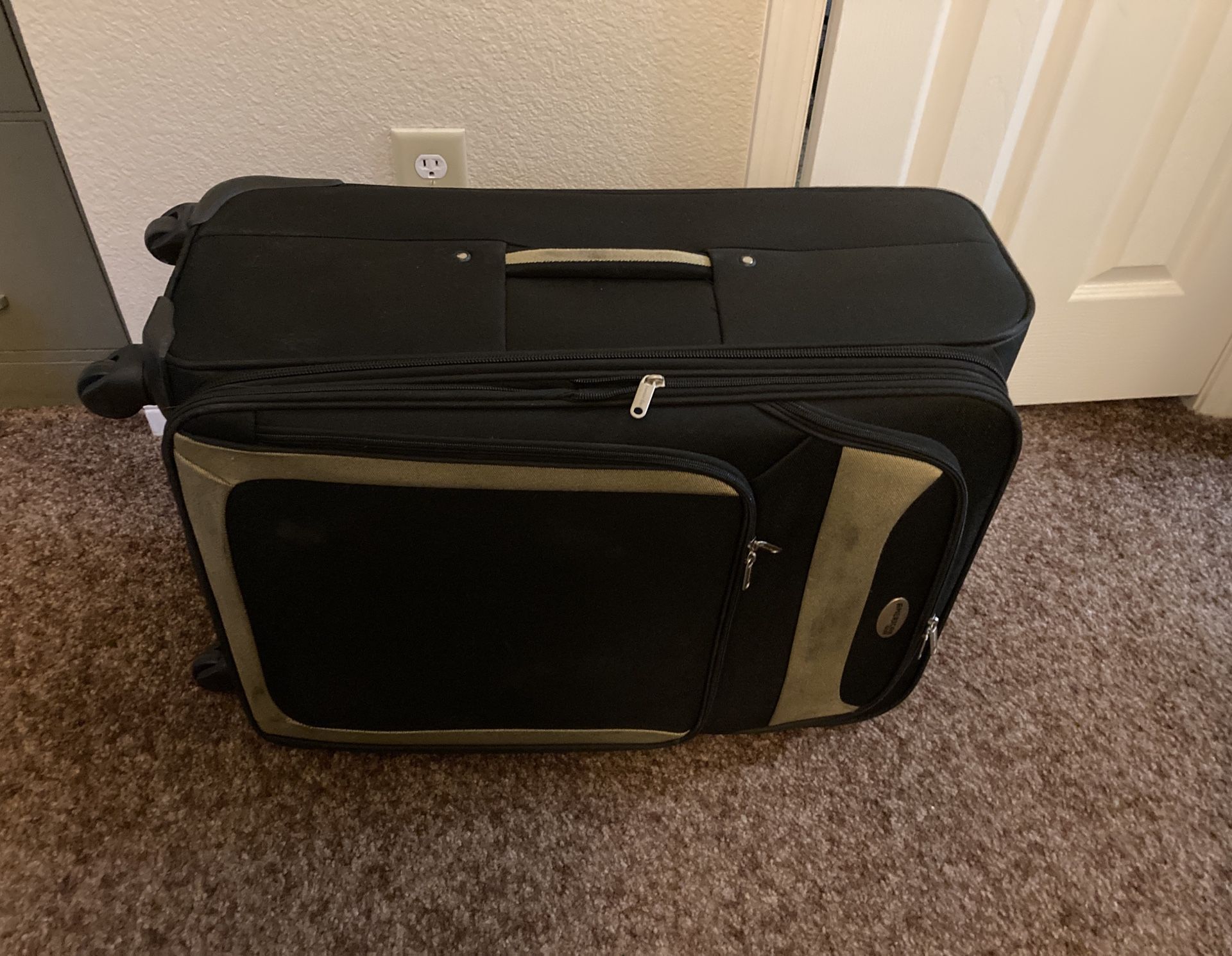 AMERICAN GEAR TRAVEL LUGGAGE for Sale in Las Vegas, NV OfferUp