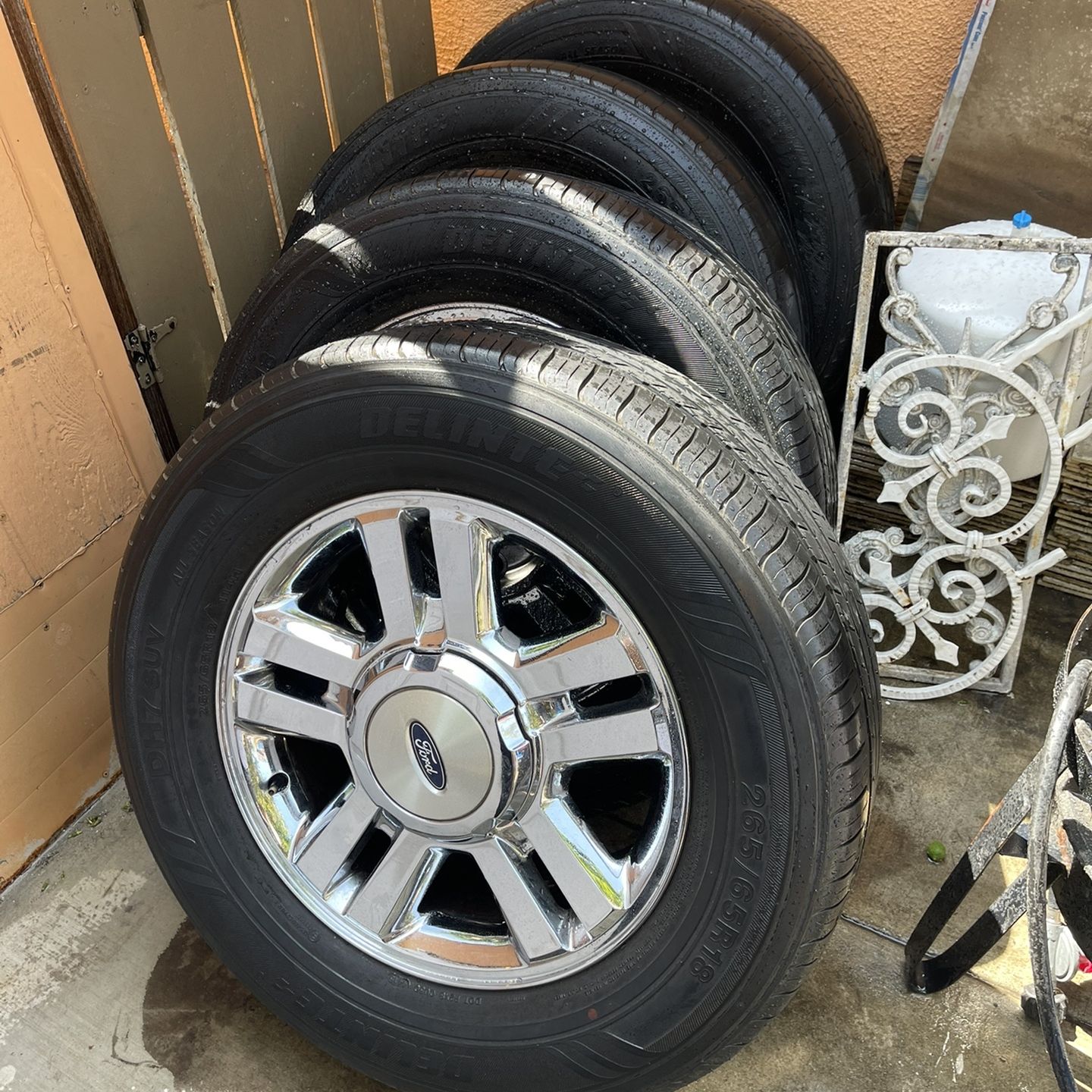 OEM 2006 Ford F150 Lariat Rims And Tires