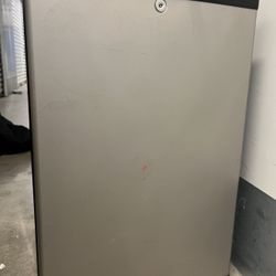 Frigidaire Mini Fridge 