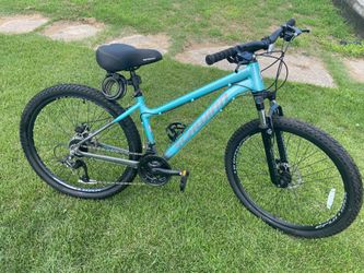 Almost new-21 Speeds Schwinn 27.5-in. AL Comp Women's Mountain, Blue. riders 64 to 74 inches tall
