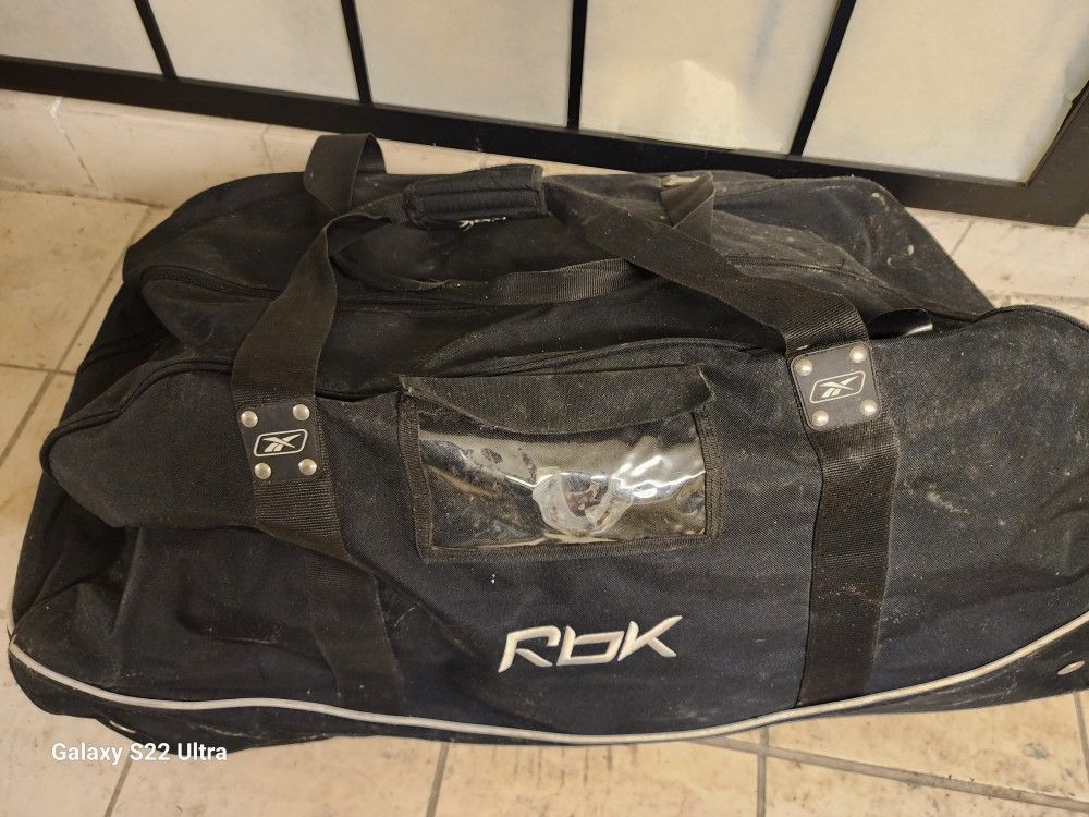 HOCKEY GEAR & REEBOK NHL DUFFLE BAG 