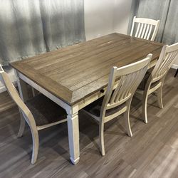 Bolanburg Dining table