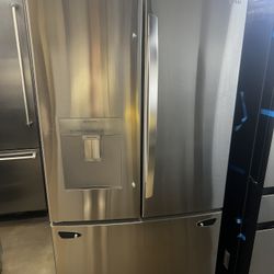 NEW OPEN BOX LG FRENCH STYLE STAINLESS STEEL REFRIGERATOR 
