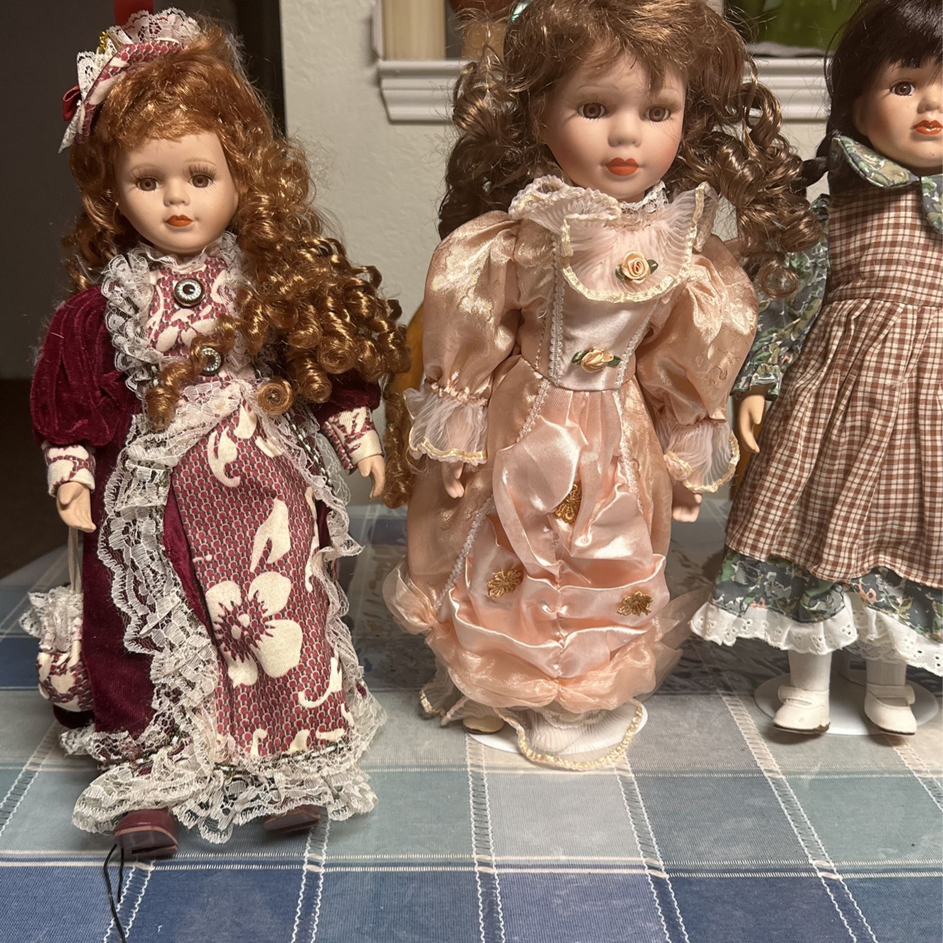 Porcelain Dolls 