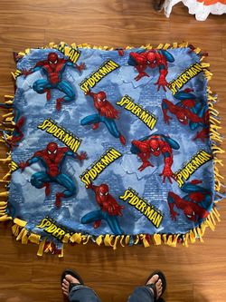 The Amazing Spider-Man Fleece Tie Blanket 52” each side