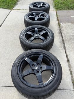 17” NeuSpeed RSE 05 Wheels w/ New Hankook tires