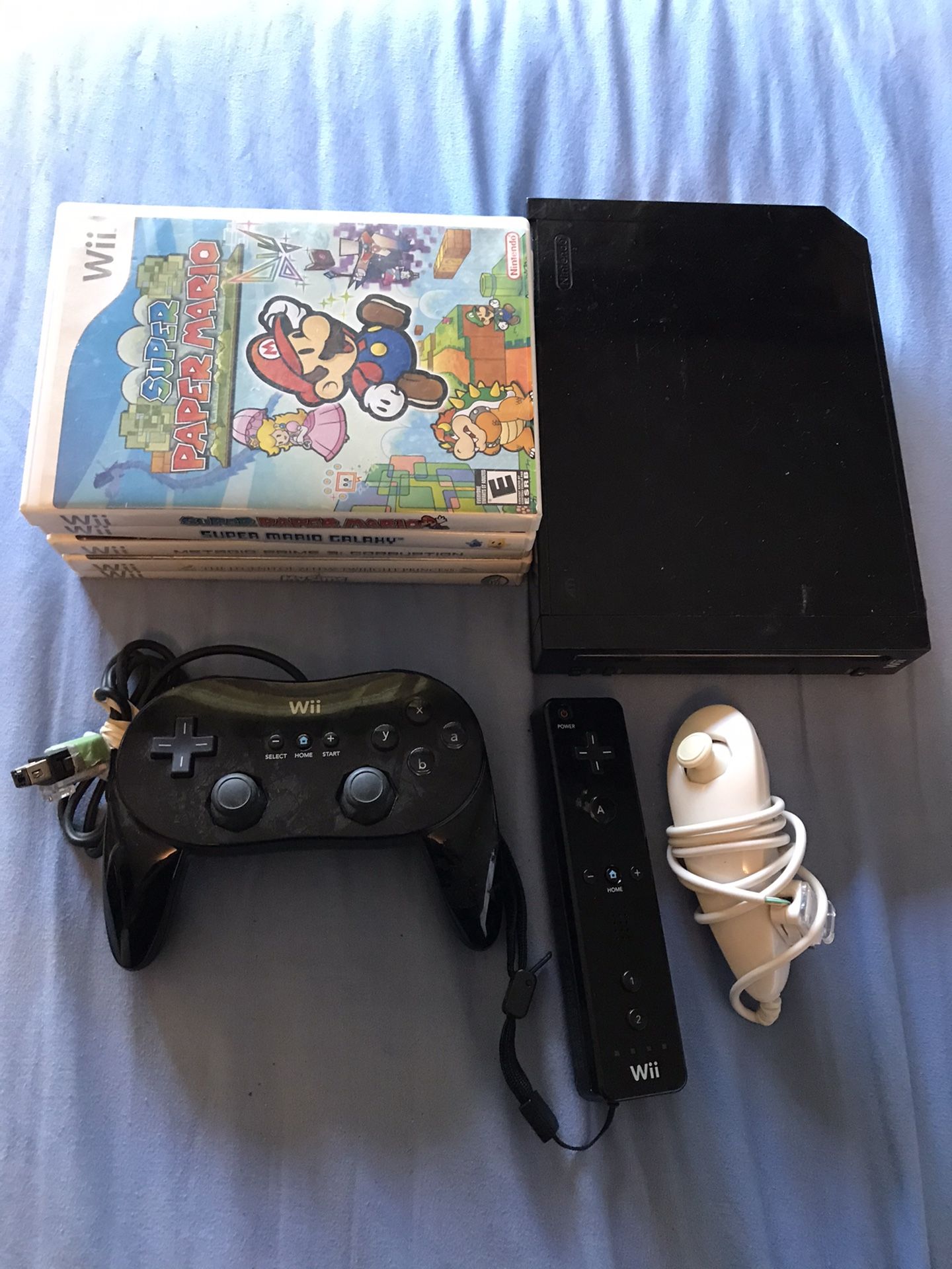 Nintendo Wii System! + 5 Games! Controller, Joystick & Control Pad! Super Paper Mario! Mario Galaxy! Zelda!