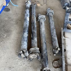  M2 106 Freightliner year 2018 complete used 4-piece drive shaft set for a Freightliner M2 106