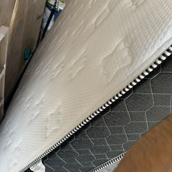 Queen Size Mattress With Box And With Frame 