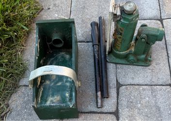 Vintage century bottle jack