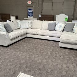 New Gorgeous Light Grey / Beige Sectional 