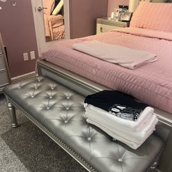 Bobs Full-size Bedroom Set