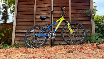 Nishiki Pueblo 24” Youth Mountain Bike Yellow/Blue