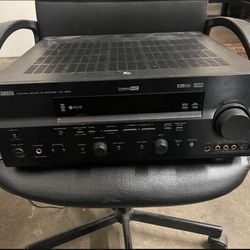 Yamaha rx-v659 Amp And Yamaha Speakers