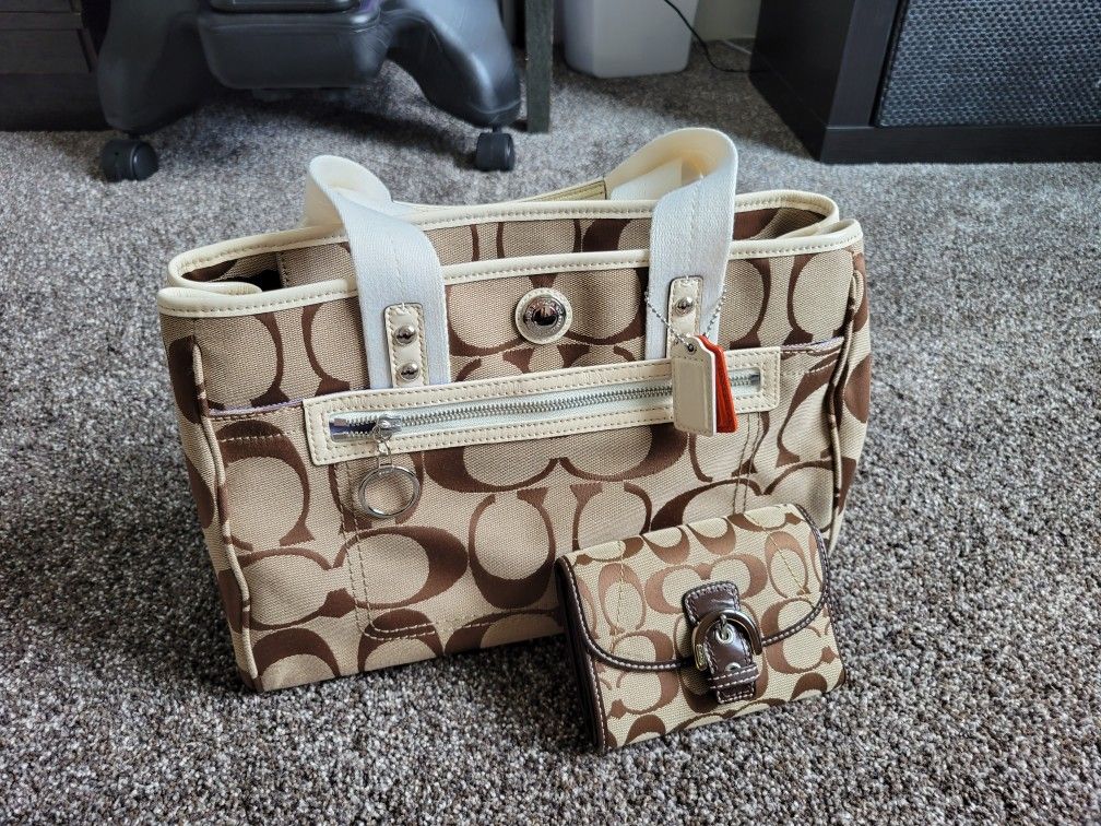 Coach Purse With Wallet