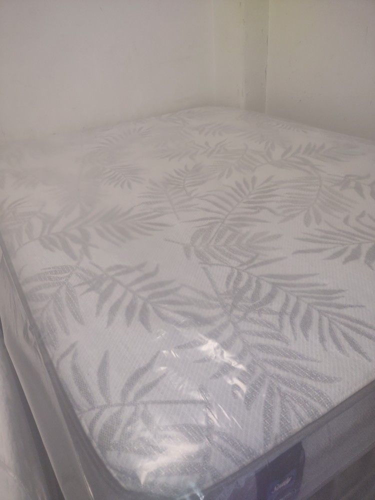 🔥🔥🔥 $399 Queen Sealy Posturphedic Firm Mattress $399 🔥🔥🔥