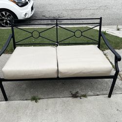 Patio Bench With Súnbrella Cushions 