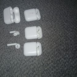 Air Pods Pro And Air Pods With Ear Buds 