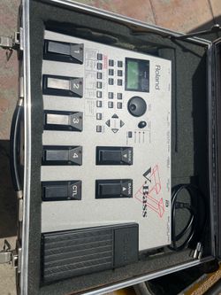 Roland V bass