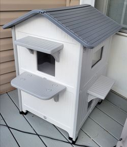 Rockever Cat House