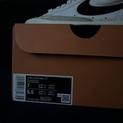 Nike Blazers Mid Black and White W 7