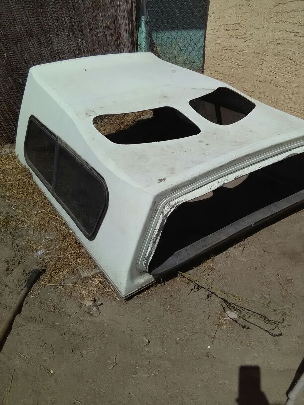 Camper shell